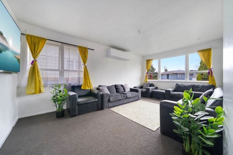 Photo of property in 5 Malmo Place, Manurewa, Auckland, 2102