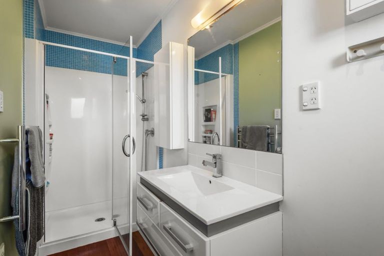 Photo of property in 12 Tyne Road, Forrest Hill, Auckland, 0620