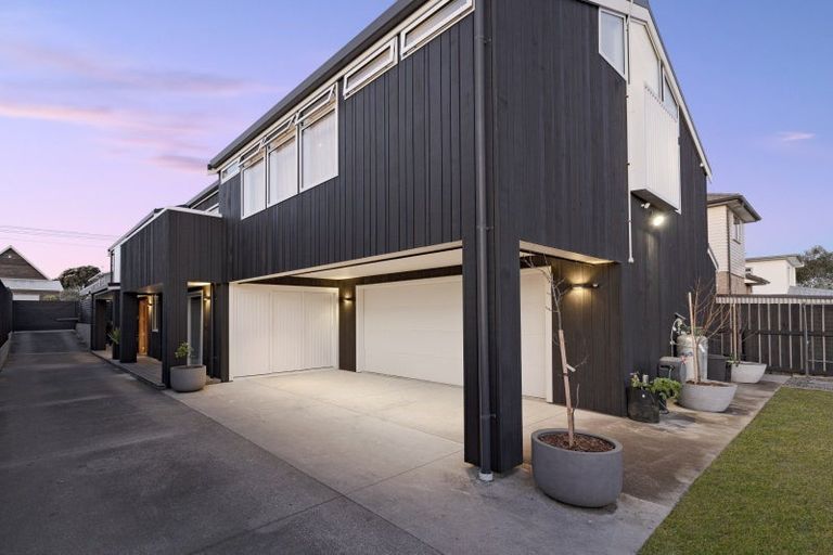 Photo of property in 112 Karewa Parade, Papamoa Beach, Papamoa, 3118