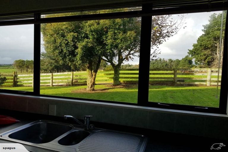 Photo of property in 22 Clay Road, Levin, 5572