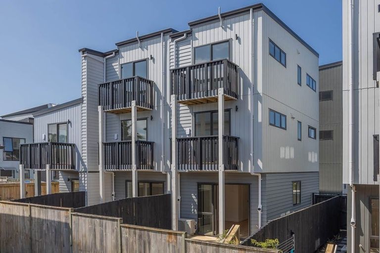 Photo of property in 6/57 Kervil Avenue, Te Atatu Peninsula, Auckland, 0610