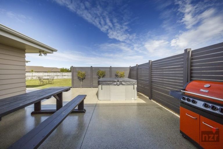 Photo of property in 98 Mount Taylor Drive, Feilding, 4775