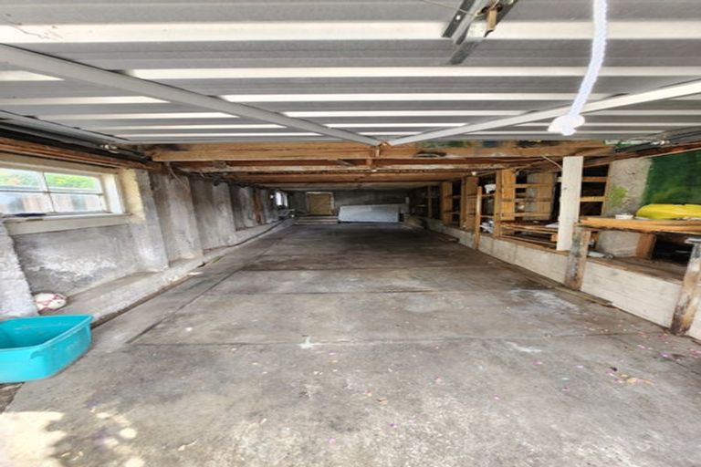 Photo of property in 2 Olivia Crescent, Tawa, Wellington, 5028