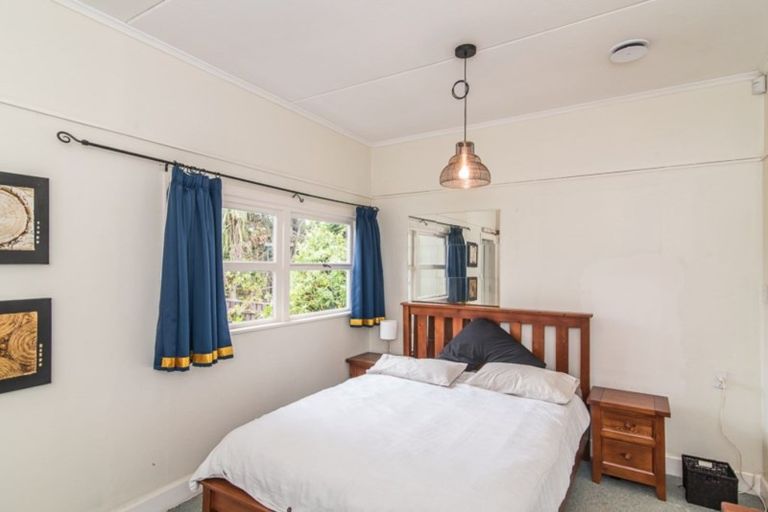 Photo of property in 299 Te Moana Road, Waikanae, 5036