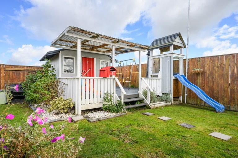 Photo of property in 7 Medallion Court, Kelvin Grove, Palmerston North, 4414