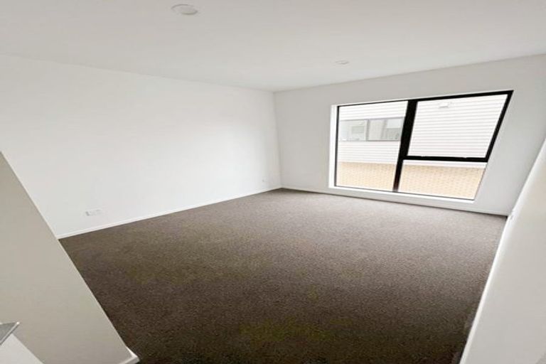 Photo of property in 34 Sinton Road, Hobsonville, Auckland, 0618