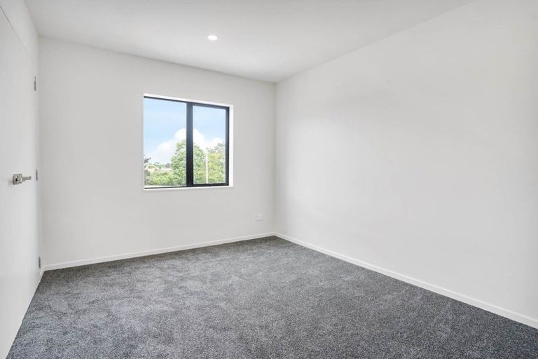 Photo of property in 3 Valour Lane, Papakura, 2110