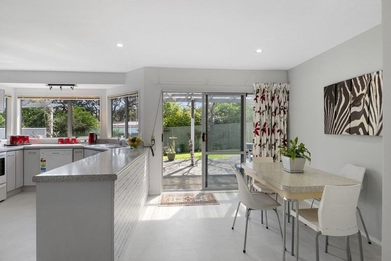 Photo of property in 2 Tainui Street, Raumati Beach, Paraparaumu, 5032