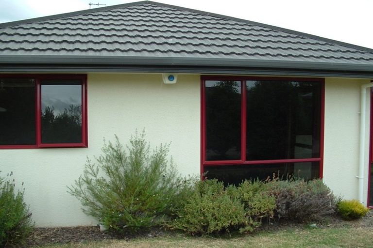 Photo of property in 1 Heath Place, Stoke, Nelson, 7011