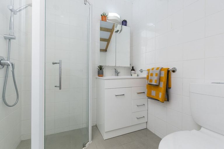 Photo of property in Hopper Street Apartments, 2/20 Hopper Street, Mount Cook, Wellington, 6011