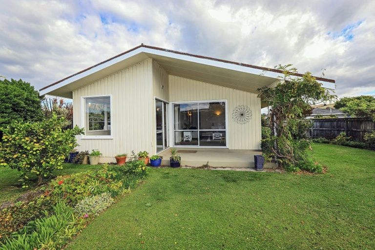 Photo of property in 6 Roskilda Crescent, Taradale, Napier, 4112