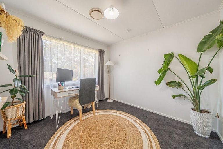 Photo of property in 21 Oaklands Grove, Clouston Park, Upper Hutt, 5018