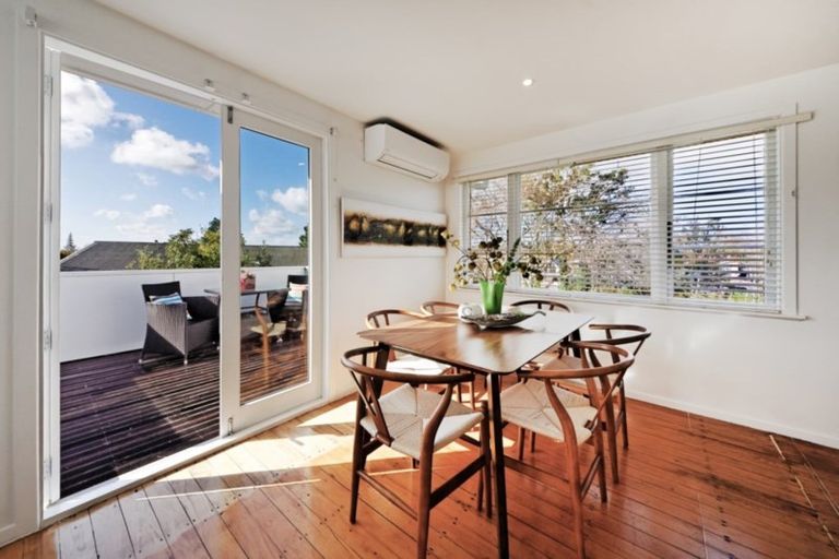 Photo of property in 1 Trojan Crescent, New Lynn, Auckland, 0600