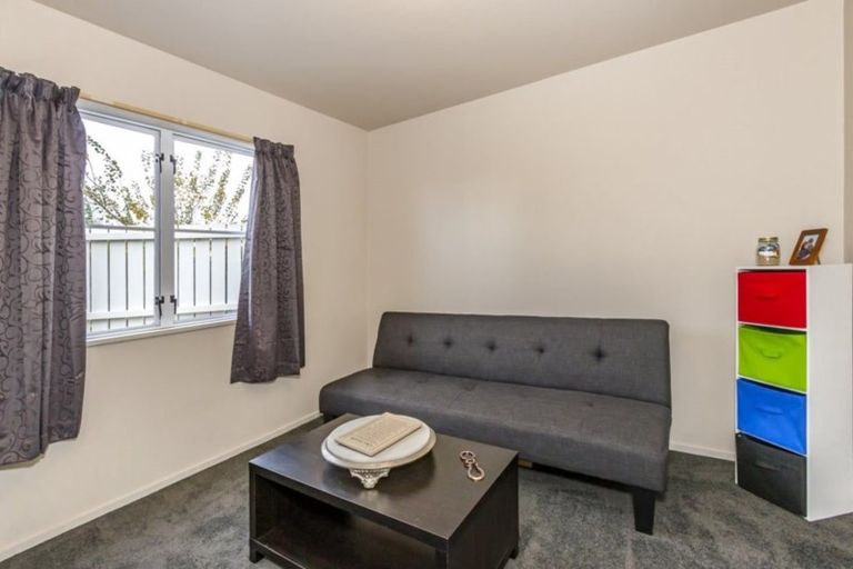 Photo of property in 2/4 Morrison Avenue, Northcote, Christchurch, 8052