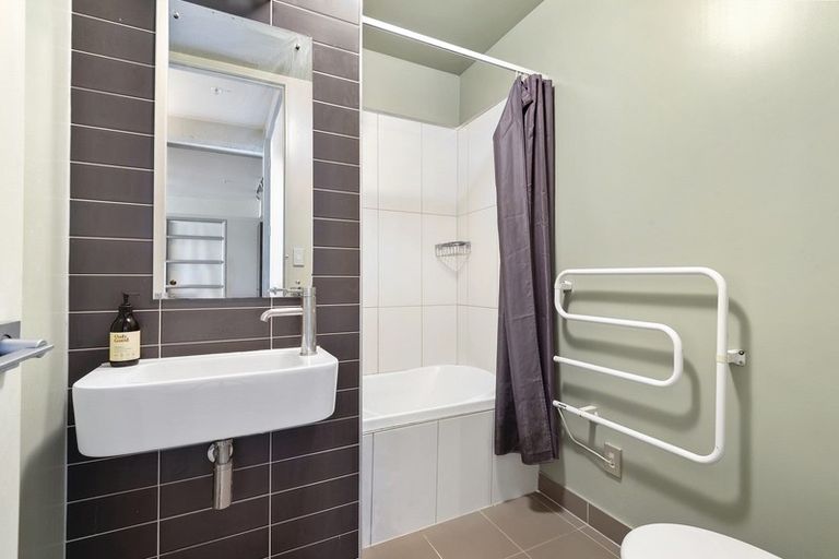 Photo of property in Vespa Apartments, 201/20 Hanson Street, Mount Cook, Wellington, 6021