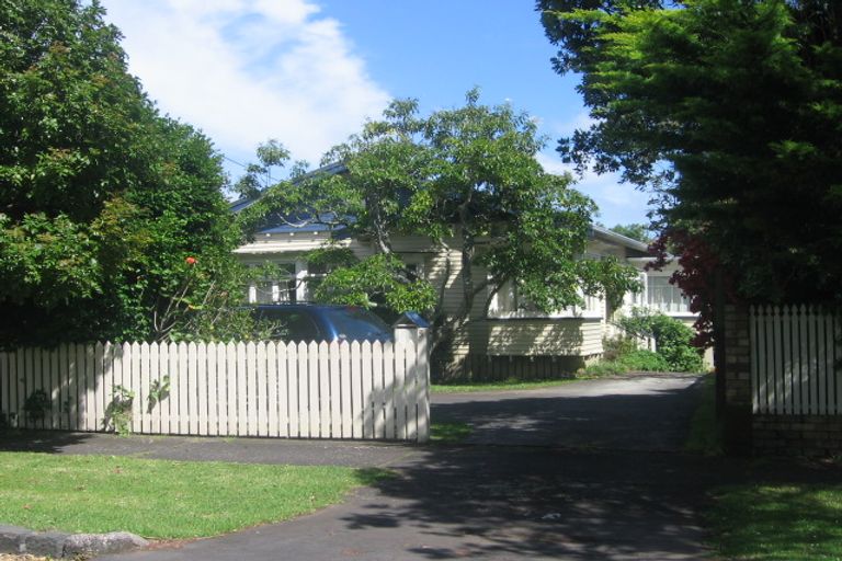 Photo of property in 5 Atarangi Road, Greenlane, Auckland, 1051