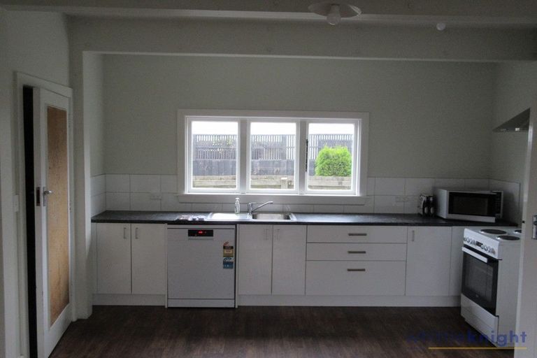 Photo of property in 23 Garreg Road, Fendalton, Christchurch, 8052