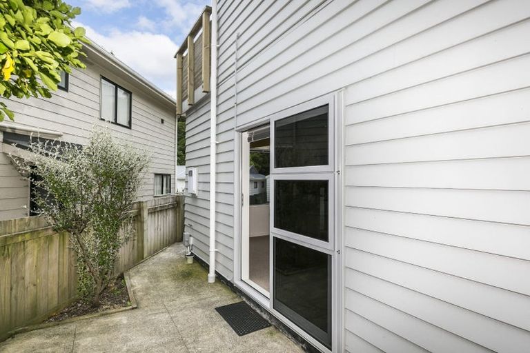 Photo of property in 12 Ted Gilberd Place, Newlands, Wellington, 6037