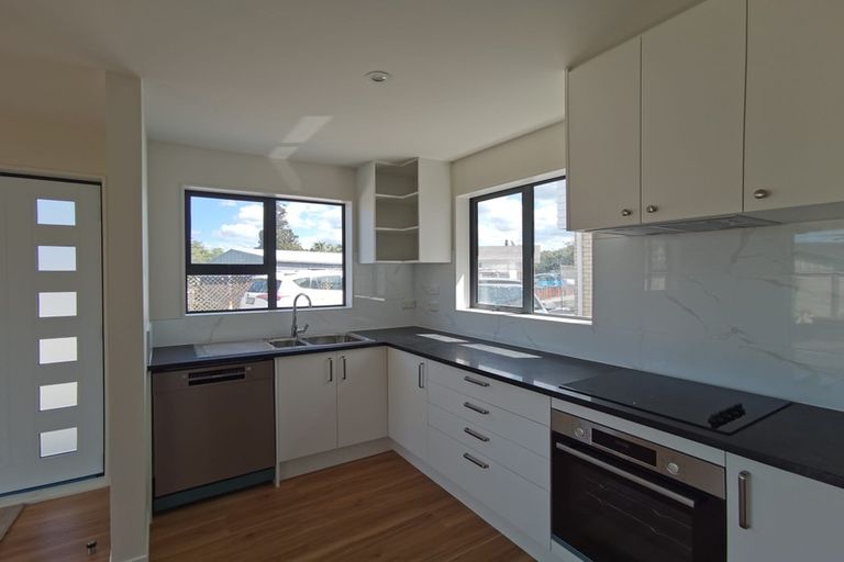 Photo of property in 13a Blue Way, Glendene, Auckland, 0602