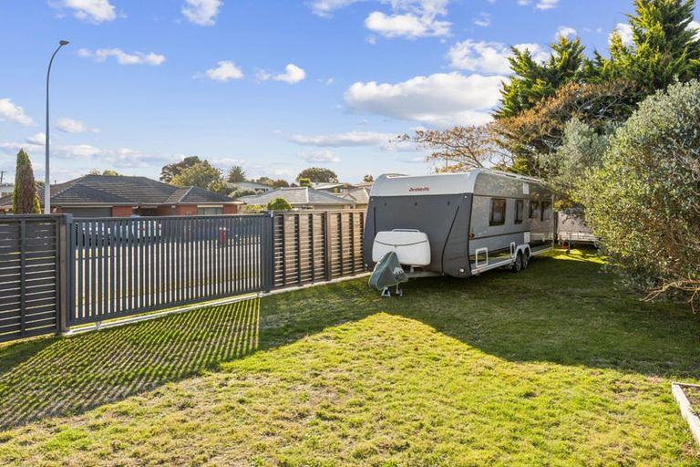 Photo of property in 155 Guildford Drive, Paraparaumu Beach, Paraparaumu, 5032