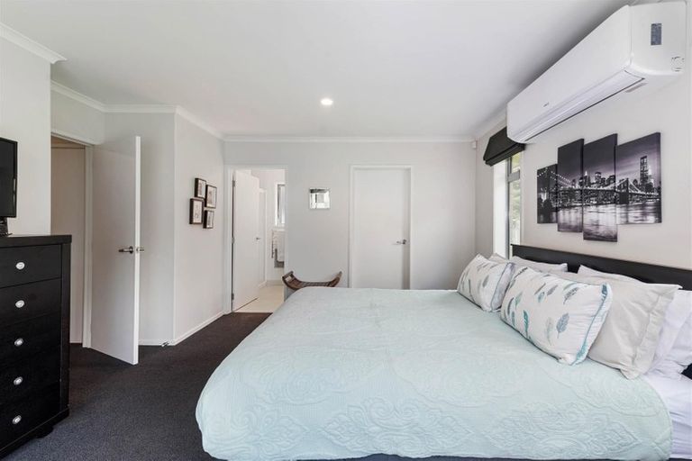 Photo of property in 61 Hamon Place, Pukehangi, Rotorua, 3015