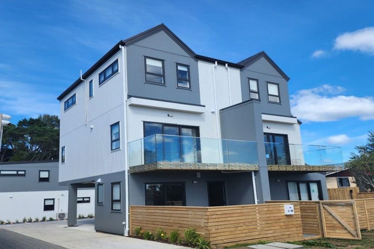 Photo of property in 2/43 Ranui Avenue, Ranui, Auckland, 0612
