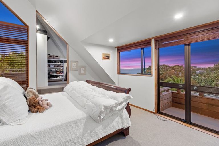 Photo of property in 8 View Road, Campbells Bay, Auckland, 0630