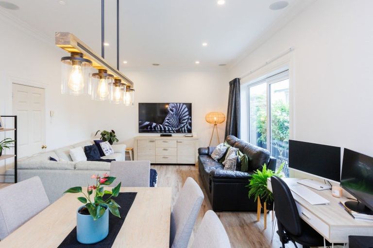 Photo of property in 32 Manson Street, Terrace End, Palmerston North, 4410