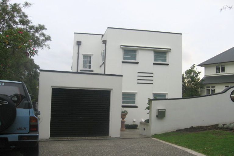 Photo of property in 1/1 Dillon Street, Lowry Bay, Lower Hutt, 5013