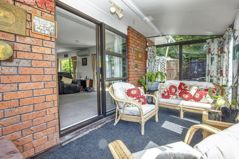 Photo of property in 21a Rosebank Grove, Waikanae, 5036