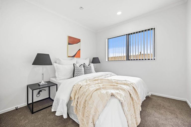 Photo of property in 37 Nicholas Gibbons Drive, Clendon Park, Auckland, 2103