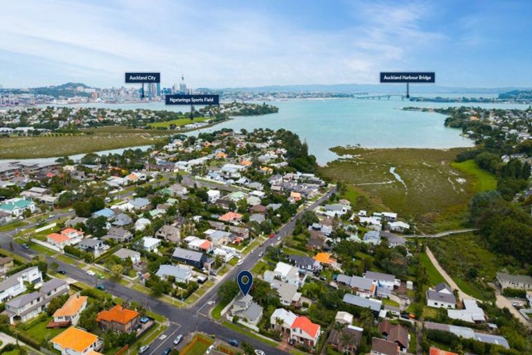 Photo of property in 1/9a Regent Street, Devonport, Auckland, 0624