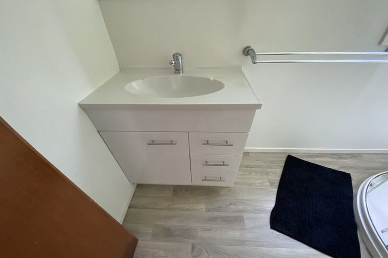 Photo of property in 13 Holiday Road, Stanmore Bay, Whangaparaoa, 0932