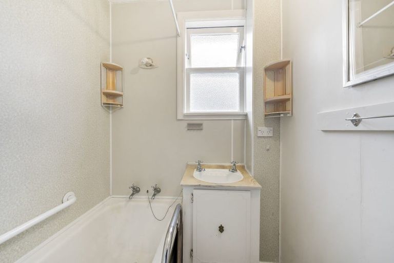 Photo of property in 11 Harris Street, Naenae, Lower Hutt, 5011