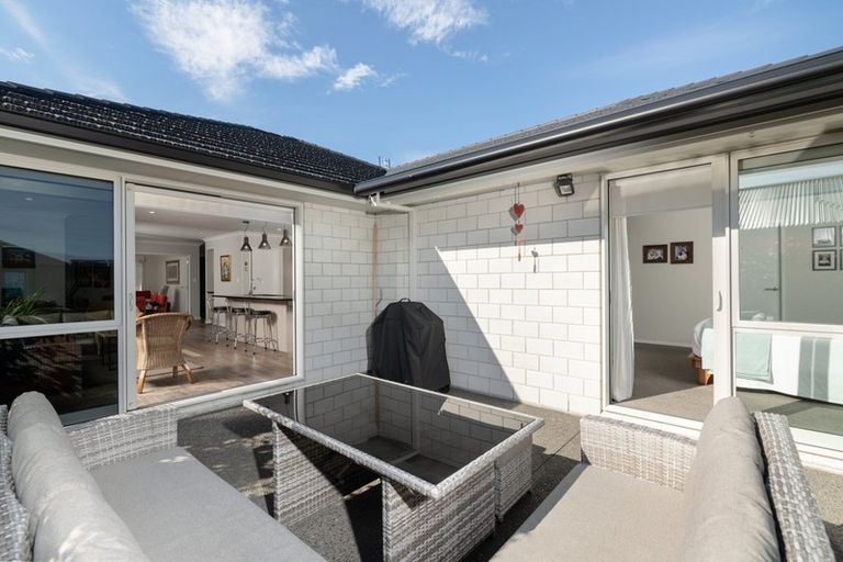 Photo of property in 9 Te Kio Crescent, Papamoa Beach, Papamoa, 3118