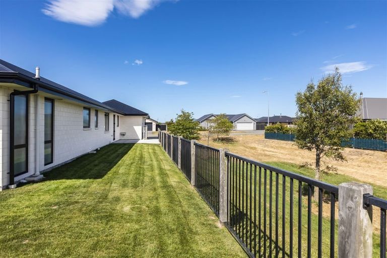 Photo of property in 15 Claremont Crescent, Amberley, 7410