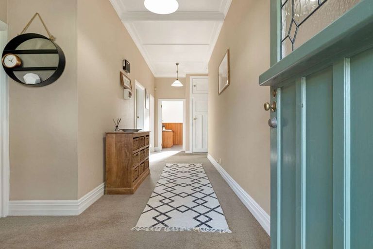 Photo of property in 2442 South Head Road, South Head, Helensville, 0874