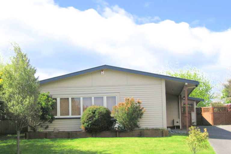 Photo of property in 90 Tamatea Road, Taupo, 3330