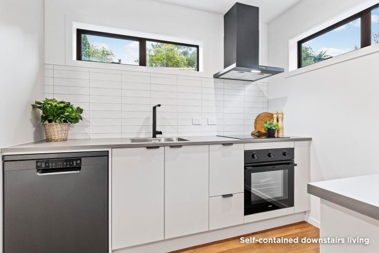 Photo of property in 11 Marina Grove, Frankleigh Park, New Plymouth, 4310