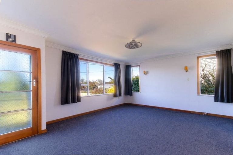 Photo of property in 5 Ngahina Street, Marton, 4710