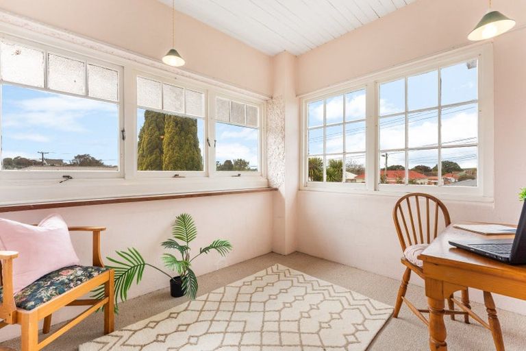 Photo of property in 12 Cambridge Street, Gonville, Whanganui, 4501