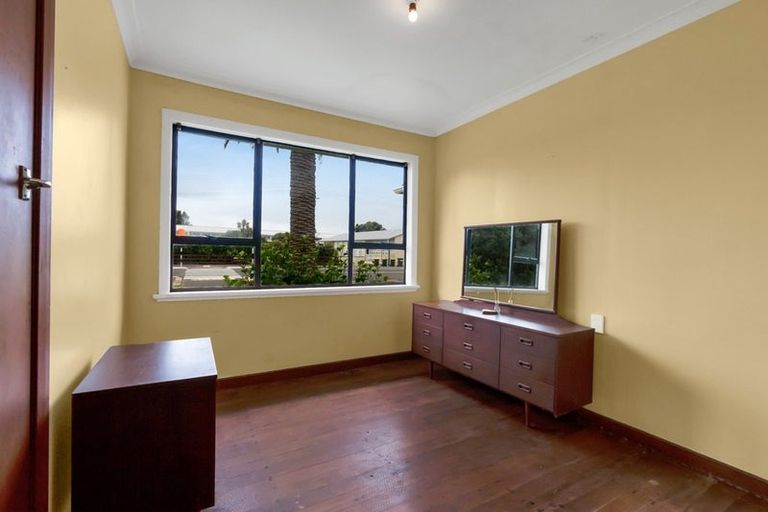 Photo of property in 80 Gisborne Terrace, Opunake, 4616