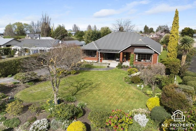 Photo of property in 55 Holyhead Street, Outram, 9019