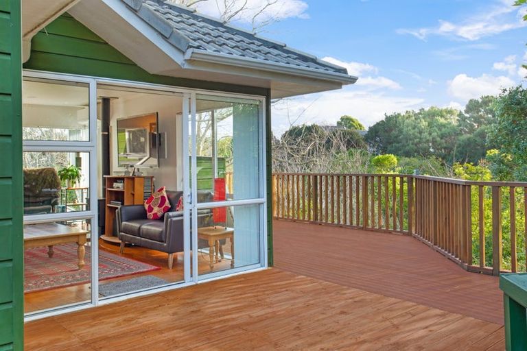 Photo of property in 23 Pinewood Grove, Botany Downs, Auckland, 2010