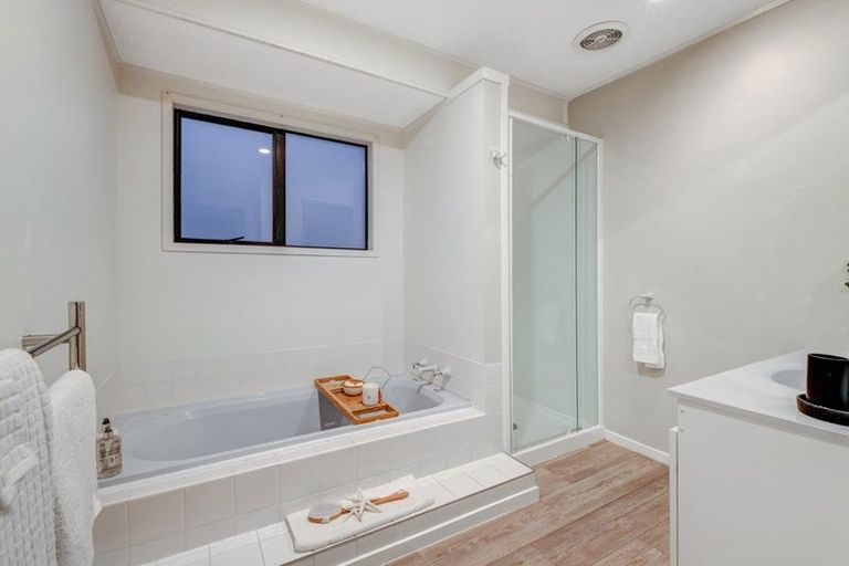 Photo of property in 54 The Circle, Manly, Whangaparaoa, 0930