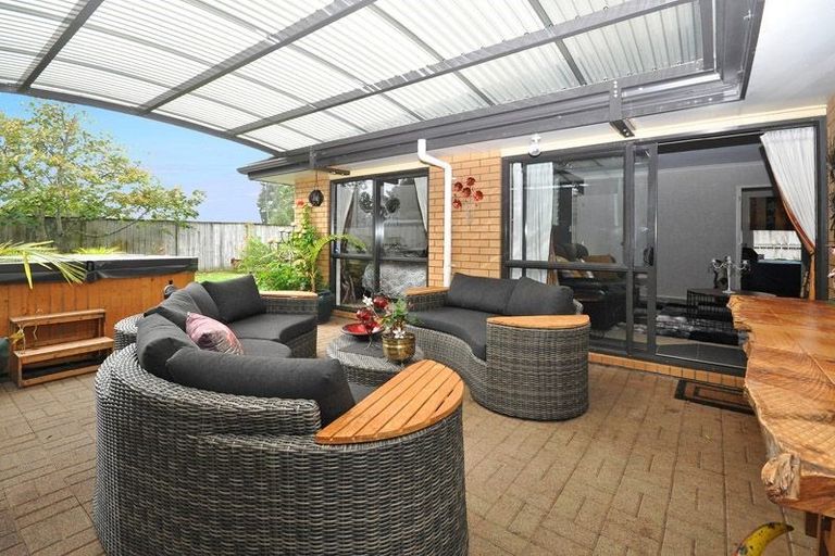 Photo of property in 14 Blackwood Drive, Wattle Downs, Auckland, 2103