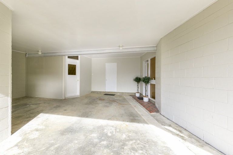 Photo of property in 9 Ridd Crescent, Karori, Wellington, 6012