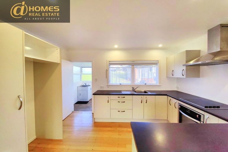 Photo of property in 2/12 Raines Avenue, Forrest Hill, Auckland, 0620