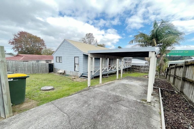 Photo of property in 51 Oreil Avenue, West Harbour, Auckland, 0618