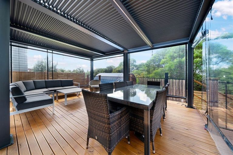 Photo of property in 23 Riverglade Parkway, Te Atatu South, Auckland, 0610